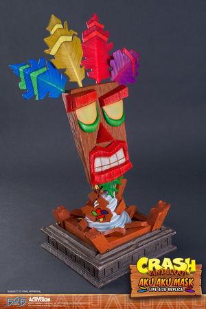 First4Figures Crash Bandicoot Aku Aku Mask Lifesize Replica First4Figures Crash Bandicoot Aku Aku Mask Lifesize Replica