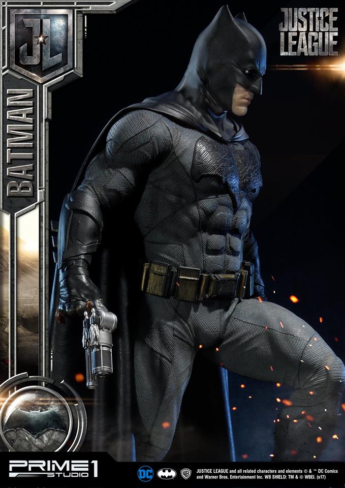 Museum Masterline Justice League 1/3 Scale Statue: Batman image 9