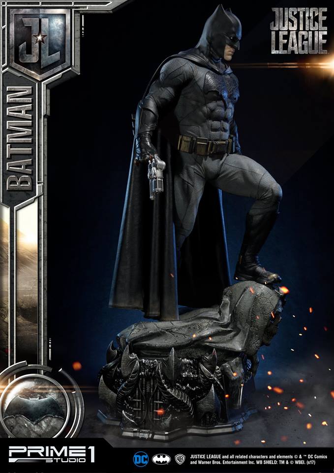 Museum Masterline Justice League 1/3 Scale Statue: Batman image 10