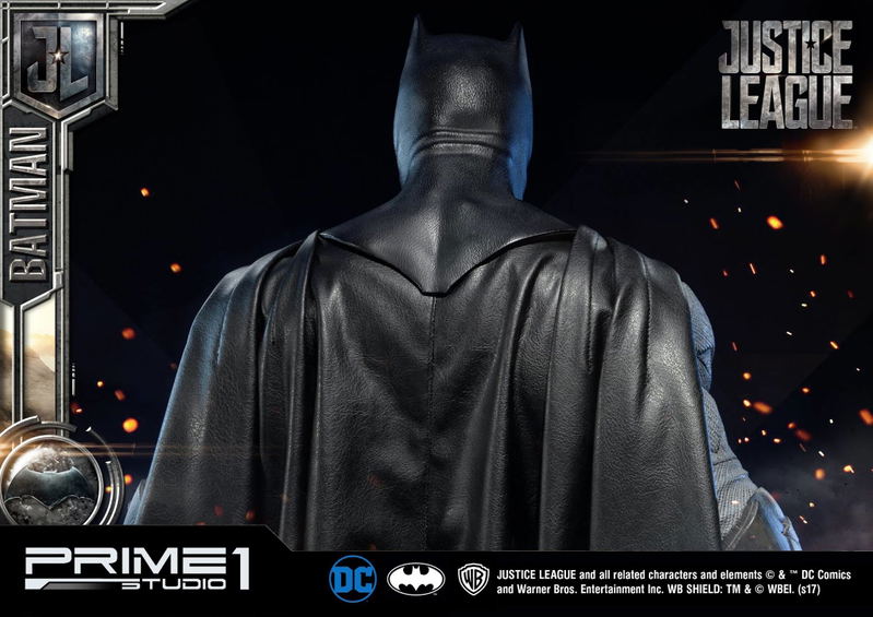 Museum Masterline Justice League 1/3 Scale Statue: Batman image 16