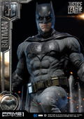 Museum Masterline Justice League 1/3 Scale Statue: Batman thumbnail 2