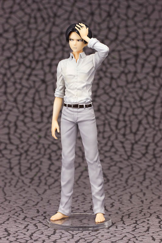 Attack on Titan 1/8 Scale Pre-Painted Figure: Levi (Re-run) image 5