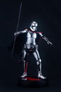 ARTFX Star Wars - The Last Jedi 1/7 Scale Pre-Painted Figure: Captain Phasma thumbnail 3