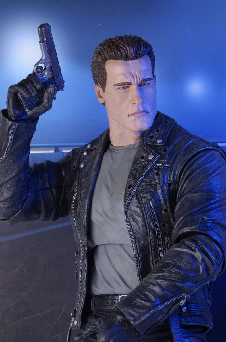 Terminator 2 1/4 Scale Action Figure: T-800 image 7