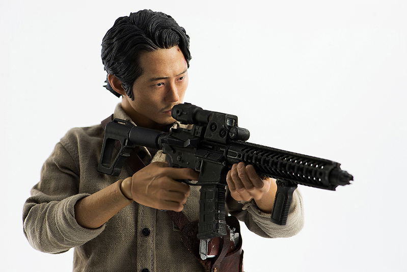 The Walking Dead 1/6 Scale Pre-Painted Action Figure: Glenn Rhee image 7