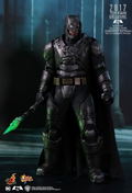 Batman v Superman Dawn of Justice 1/6 Scale Collectible Figure: Armored Batman (Battle Damaged Ver.) thumbnail 1