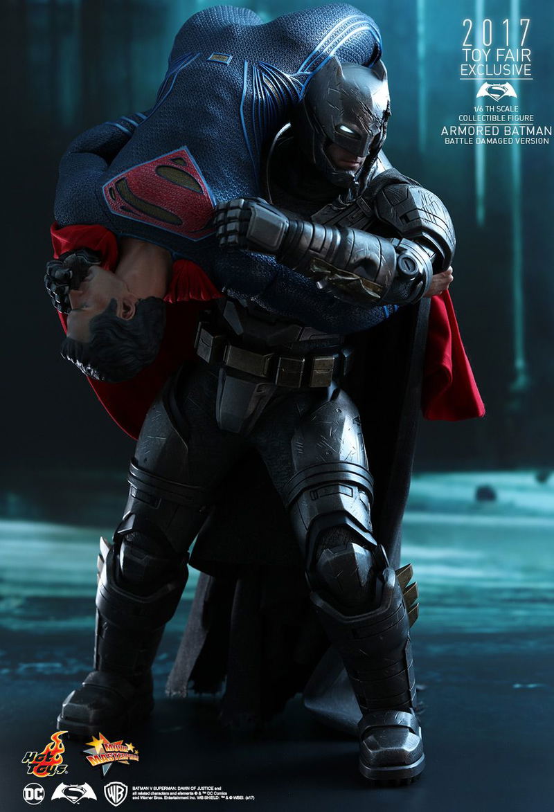 Batman v Superman Dawn of Justice 1/6 Scale Collectible Figure: Armored Batman (Battle Damaged Ver.) image 10