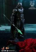 Batman v Superman Dawn of Justice 1/6 Scale Collectible Figure: Armored Batman (Battle Damaged Ver.) thumbnail 12