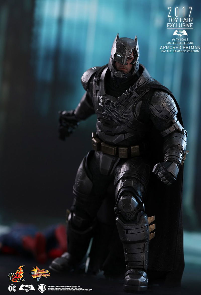 Batman v Superman Dawn of Justice 1/6 Scale Collectible Figure: Armored Batman (Battle Damaged Ver.) image 13