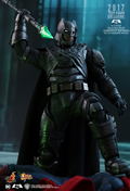 Batman v Superman Dawn of Justice 1/6 Scale Collectible Figure: Armored Batman (Battle Damaged Ver.) thumbnail 14