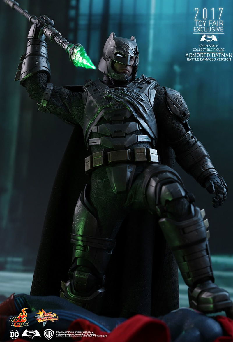 Batman v Superman Dawn of Justice 1/6 Scale Collectible Figure: Armored Batman (Battle Damaged Ver.) image 14