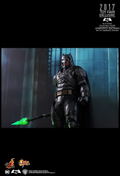 Batman v Superman Dawn of Justice 1/6 Scale Collectible Figure: Armored Batman (Battle Damaged Ver.) thumbnail 16