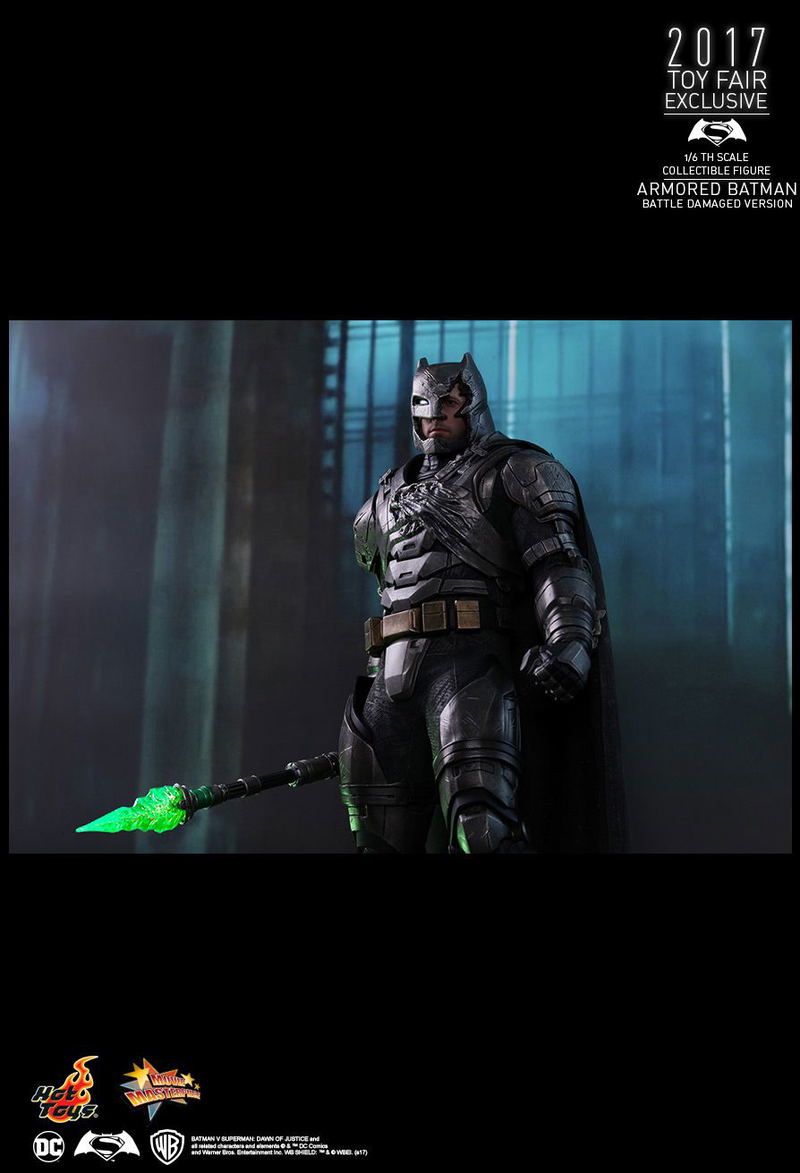 Batman v Superman Dawn of Justice 1/6 Scale Collectible Figure: Armored Batman (Battle Damaged Ver.) image 16
