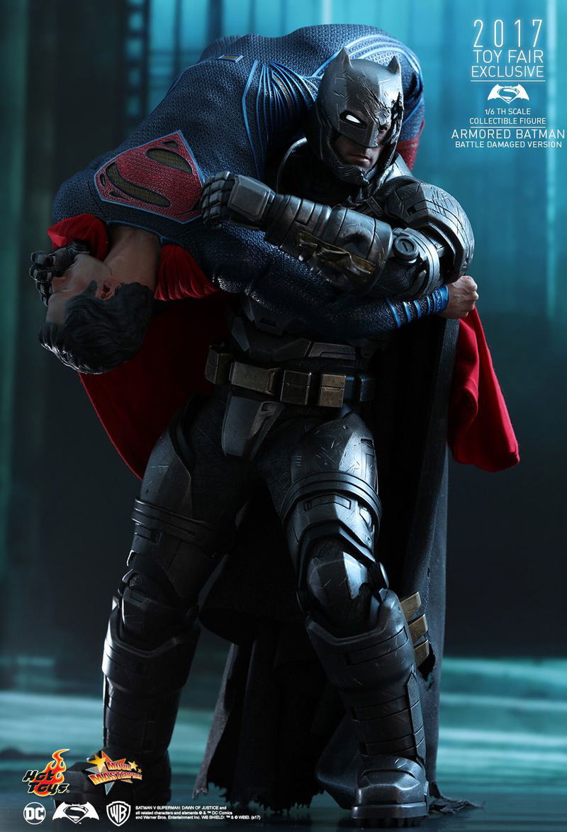 Batman v Superman Dawn of Justice 1/6 Scale Collectible Figure: Armored Batman (Battle Damaged Ver.) image 17