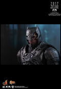 Batman v Superman Dawn of Justice 1/6 Scale Collectible Figure: Armored Batman (Battle Damaged Ver.) thumbnail 7