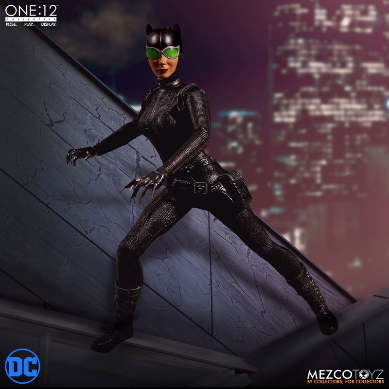 One:12 Collective Catwoman image 1