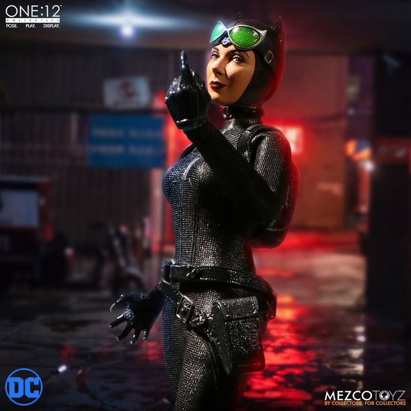 One:12 Collective Catwoman image 4