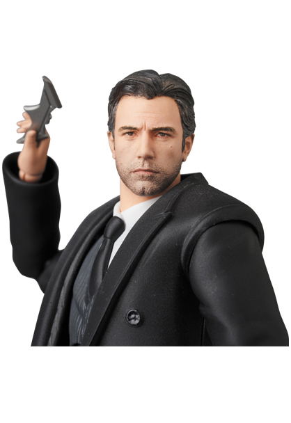 MAFEX Justice League: Bruce Wayne image 2