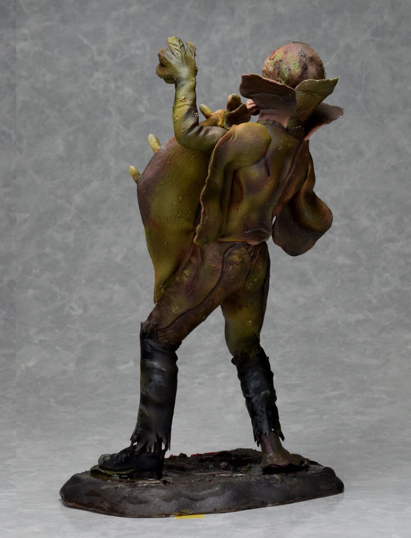Monster Maniacs 1/6 Scale Pre-Painted Figure: The Freak Maker image 4