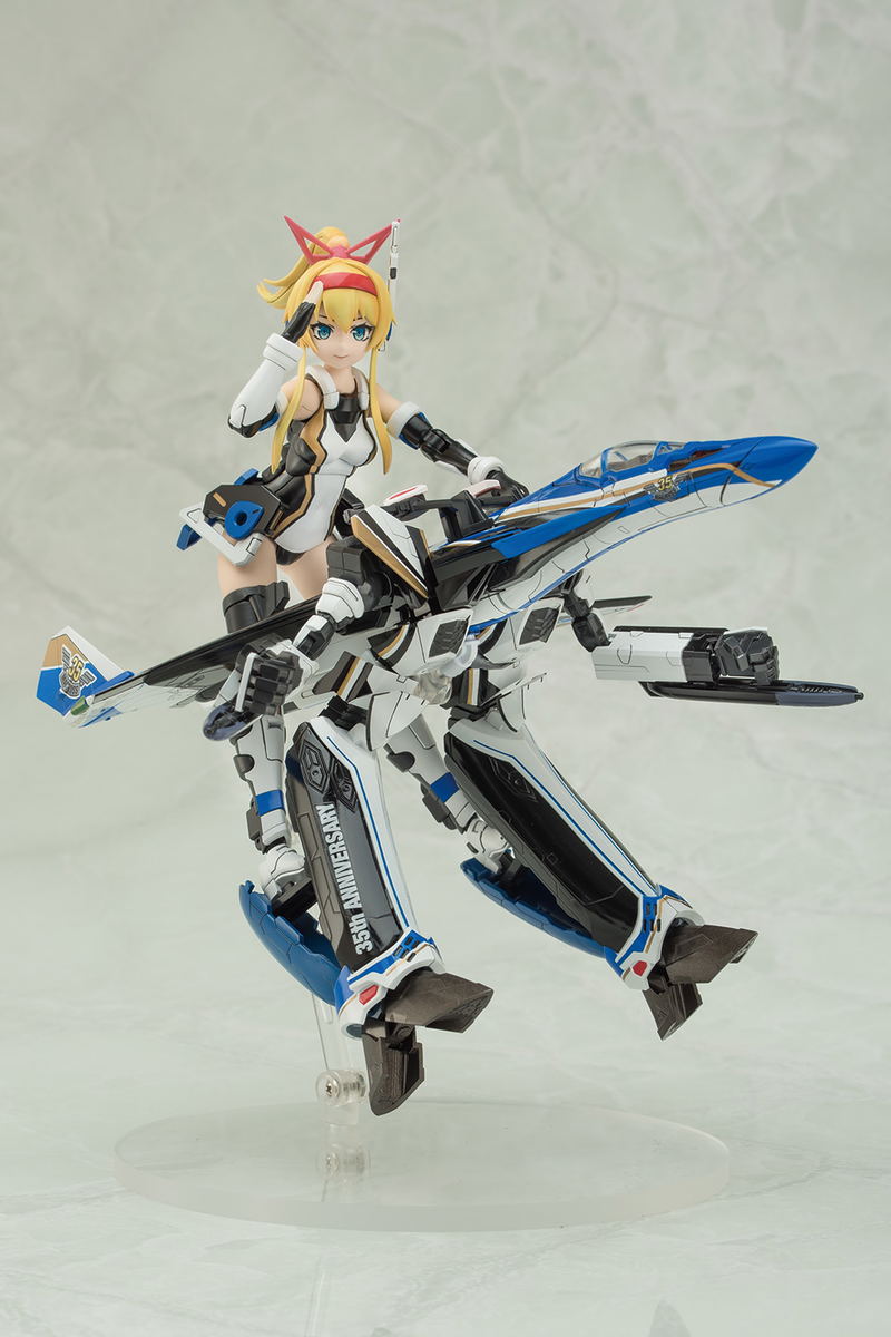ACKS V.F.G. Macross Delta Model Kit: VF-31J Siegfried 35th Anniversary image 3