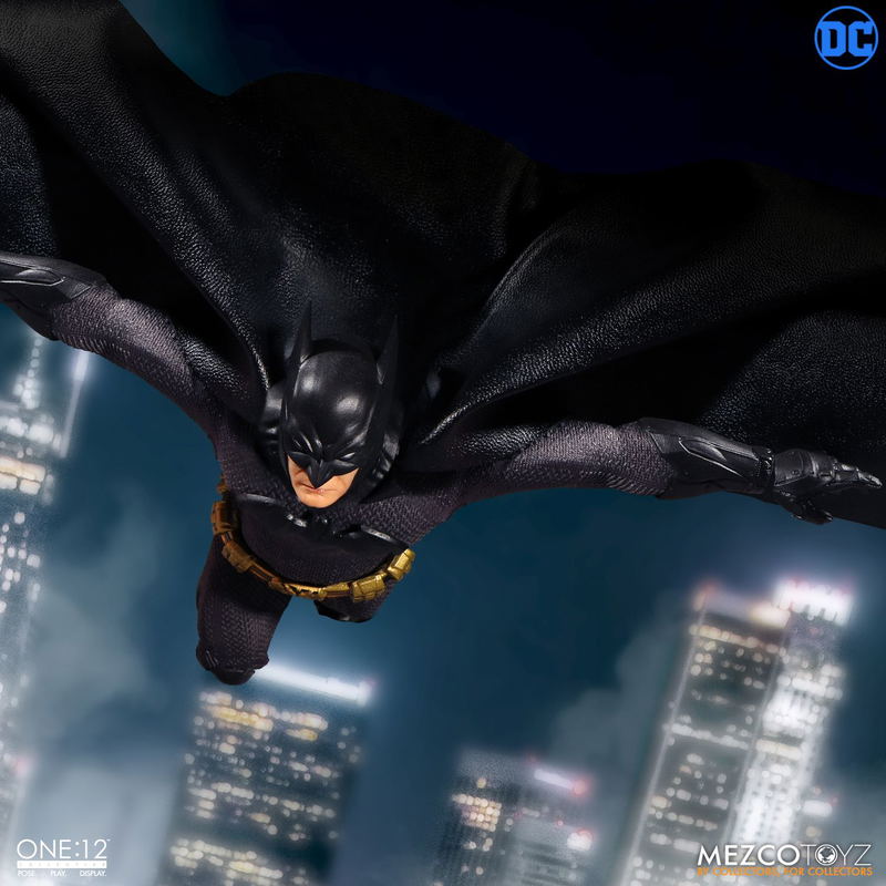 One:12 Collective Action Figure: Batman Sovereign Knight image 6