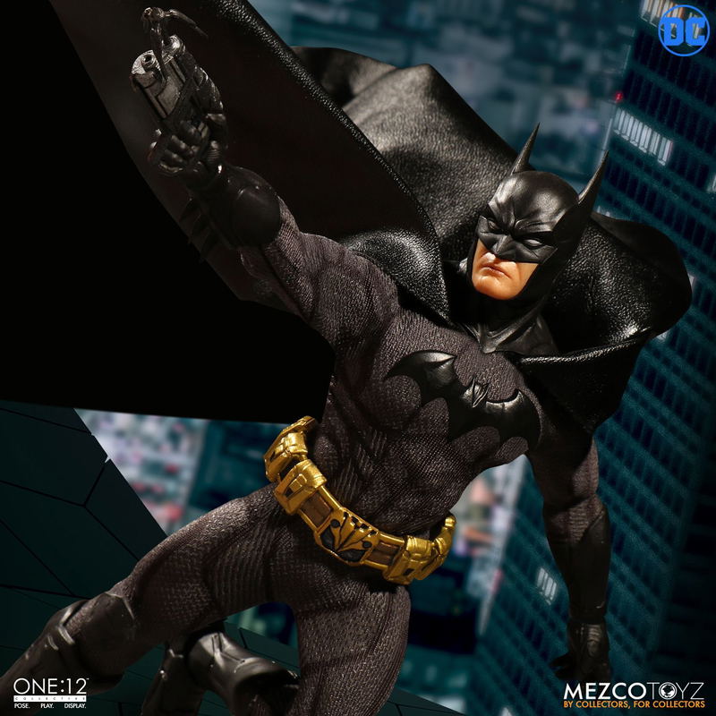 One:12 Collective Action Figure: Batman Sovereign Knight image 7