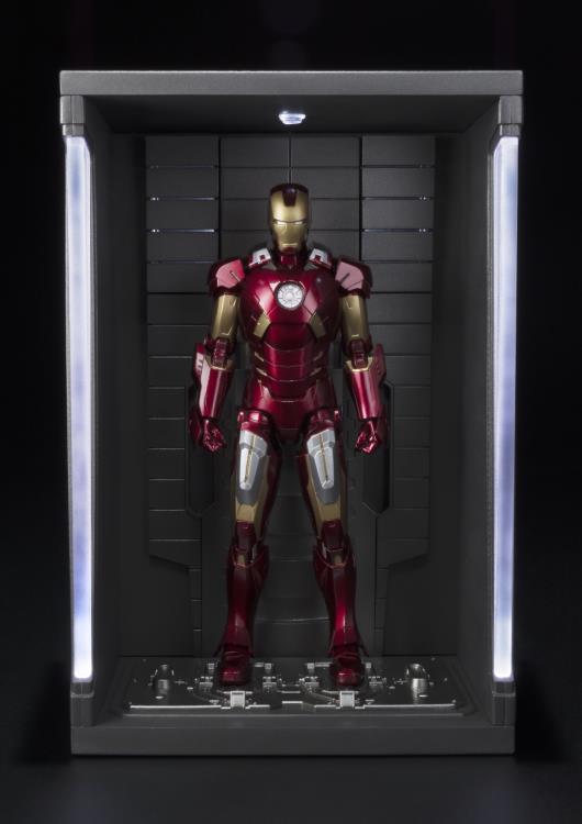 S.H.Figuarts Iron Man Mark VII and Hall Of Armor Set image 1