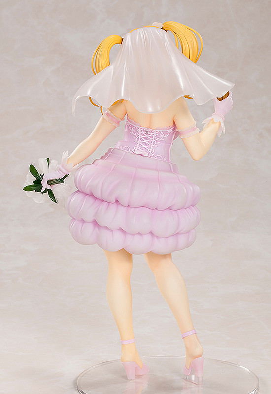 Super Pochaco 1/5 Scale Pre-Painted Figure: Super Pochaco Wedding Ver.
