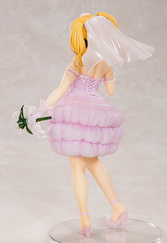 Super Pochaco 1/5 Scale Pre-Painted Figure: Super Pochaco Wedding Ver.