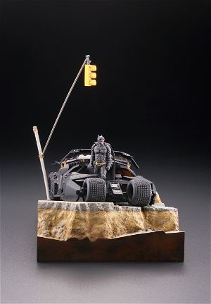 Legacy Of Revoltech LR-054 The Dark Knight Rises: The Batmobile Tumbler in Gotham City