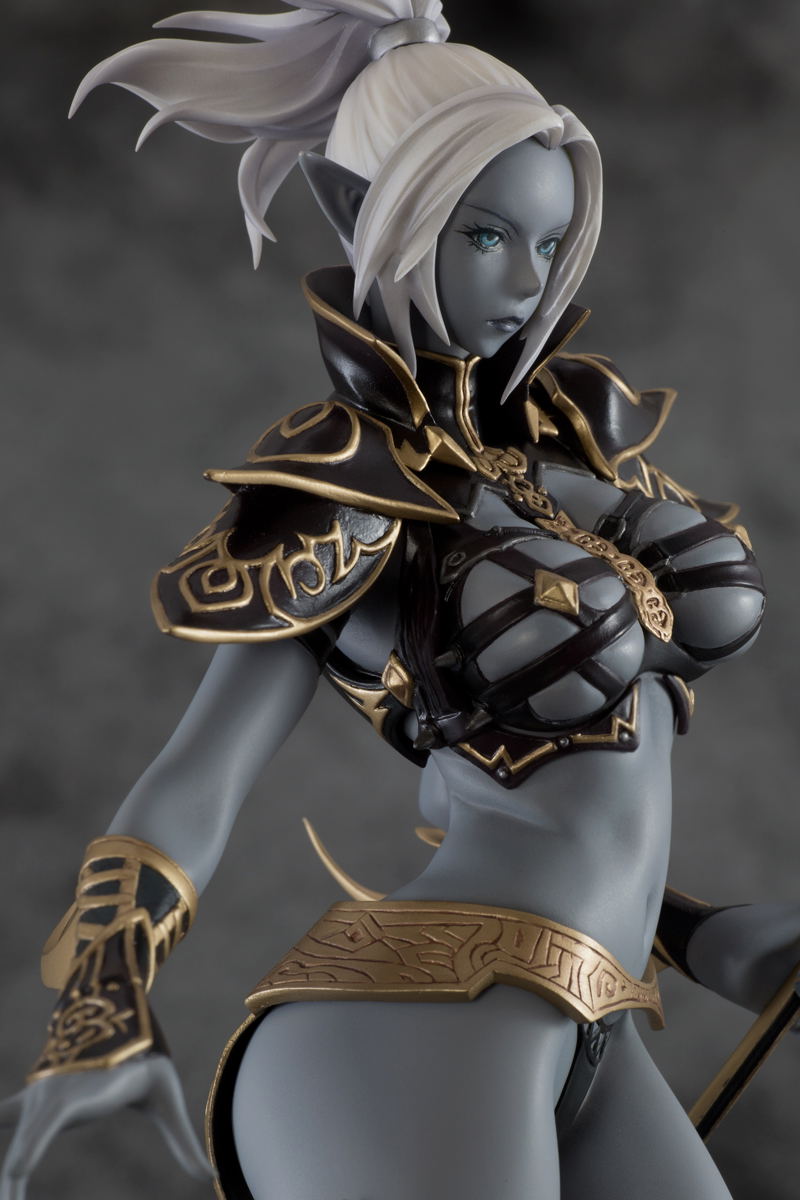 Lineage II 1/7 Scale Pre-Painted Figure: Dark Elf