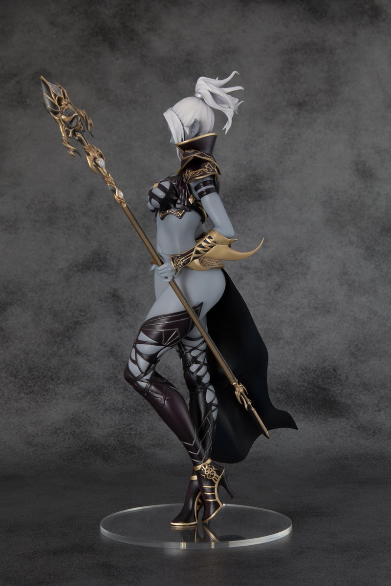 Lineage II 1/7 Scale Pre-Painted Figure: Dark Elf