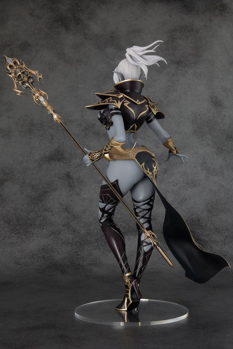 Lineage II 1/7 Scale Pre-Painted Figure: Dark Elf