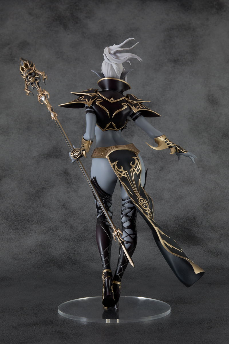 Lineage II 1/7 Scale Pre-Painted Figure: Dark Elf