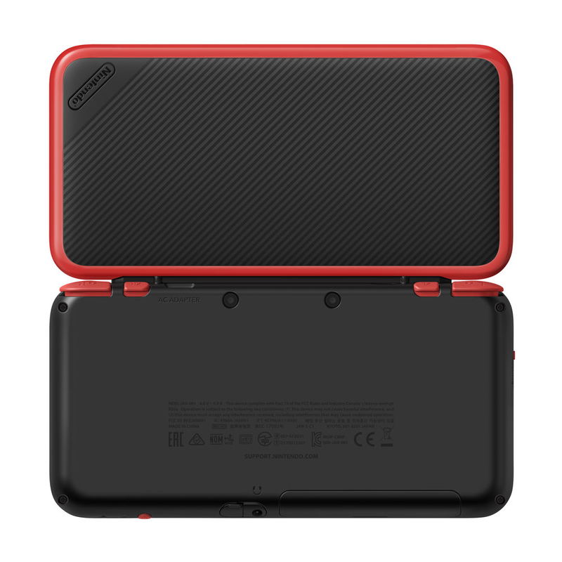 New Nintendo 2DS LL Mario Kart 7 Pack image 5