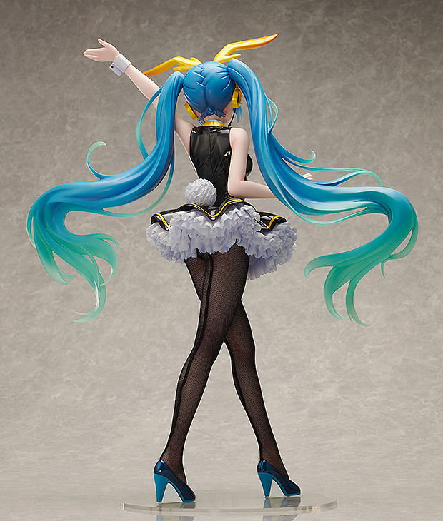 Hatsune Miku Project Diva Arcade 1/4 Scale Pre-Painted Figure: Hatsune Miku My Dear Bunny Ver. [Good Smile Company Online Shop Limited Ver.] image 6