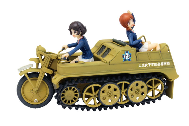 Girls und Panzer der Film 1/35 Scale Unpainted Model Kit: Miho & Yukari SdKfz 2 Oarai Girls High School Ver. Kumitateshiki Crawler Desu! image 1