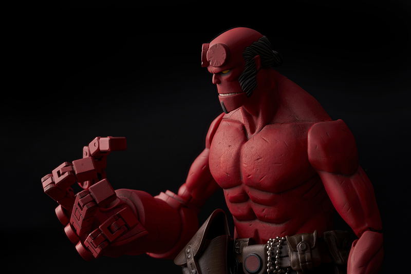 Hellboy 1/12 Scale Action Figure: Hellboy (Re-run) image 4