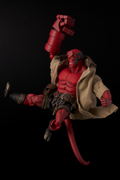 Hellboy 1/12 Scale Action Figure: Hellboy (Re-run) thumbnail 8
