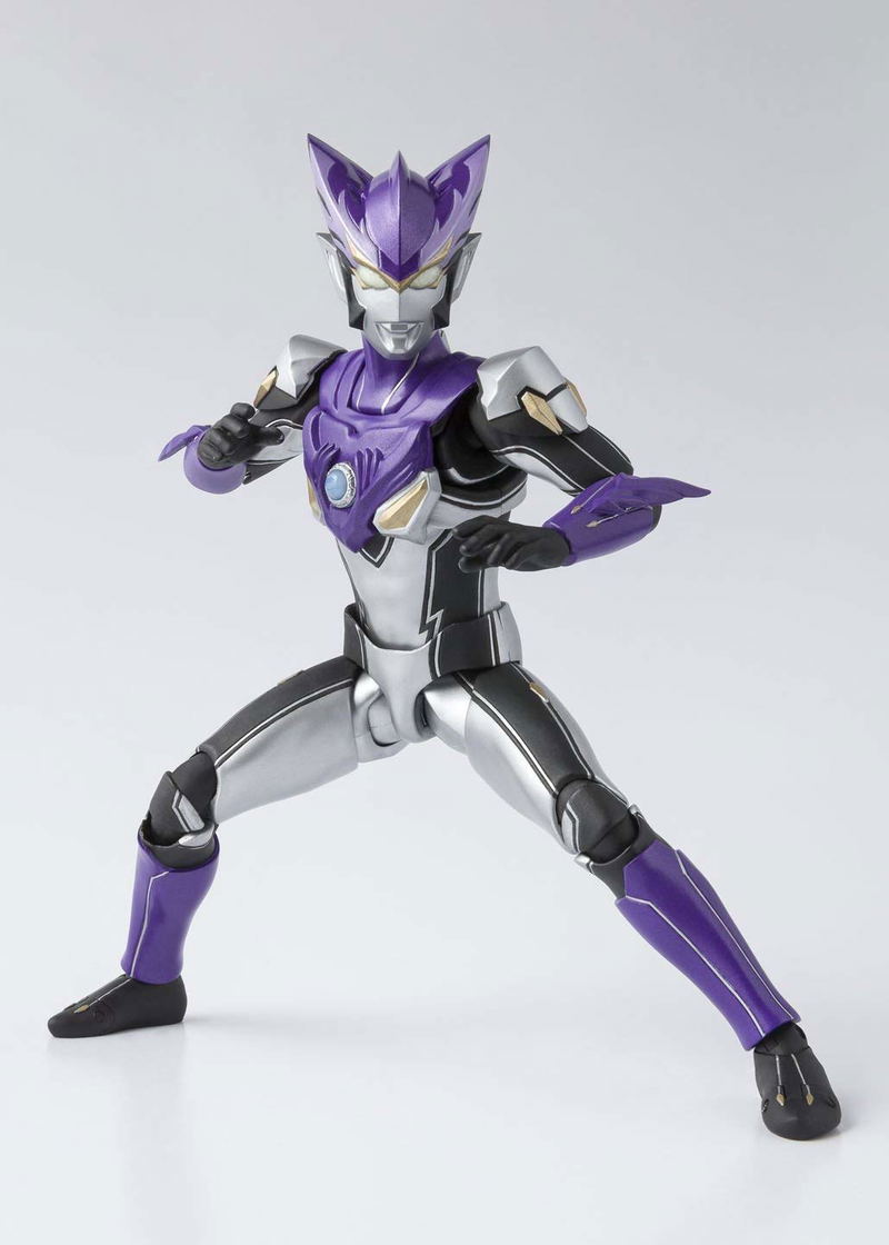 S.H.Figuarts Ultraman R/B: Ultraman Rosso Wind image 3