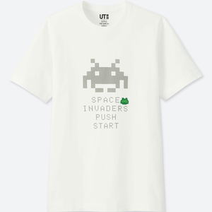 UT Taito Museum - Space Invaders Start Men's T-shirt White (S Size)_