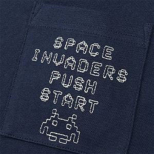 UT Taito Museum - Space Invaders Pocket Men's T-shirt Navy (L Size)