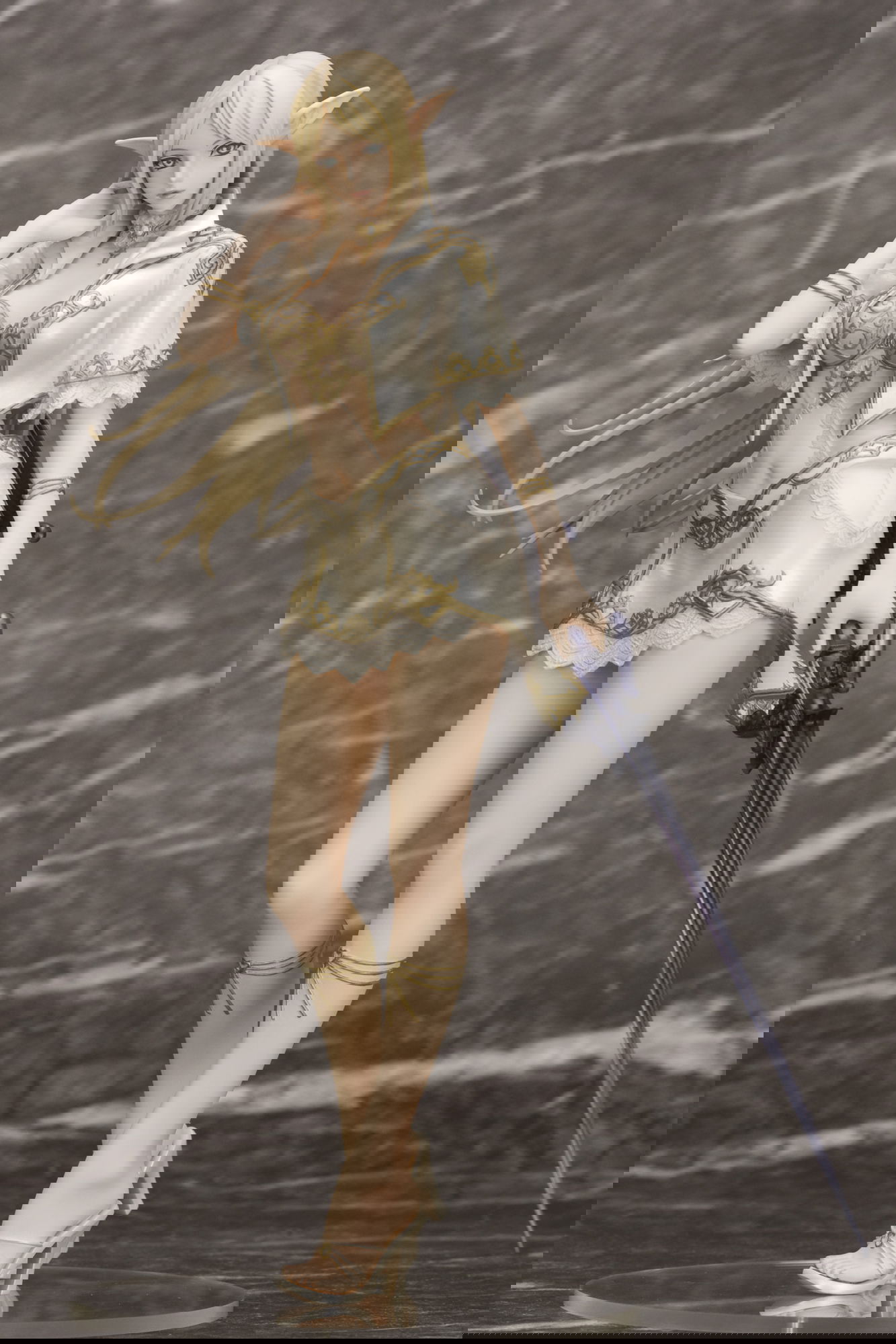 Lineage II 1/7 Scale Pre-Painted Figure: Elf (Re-run)