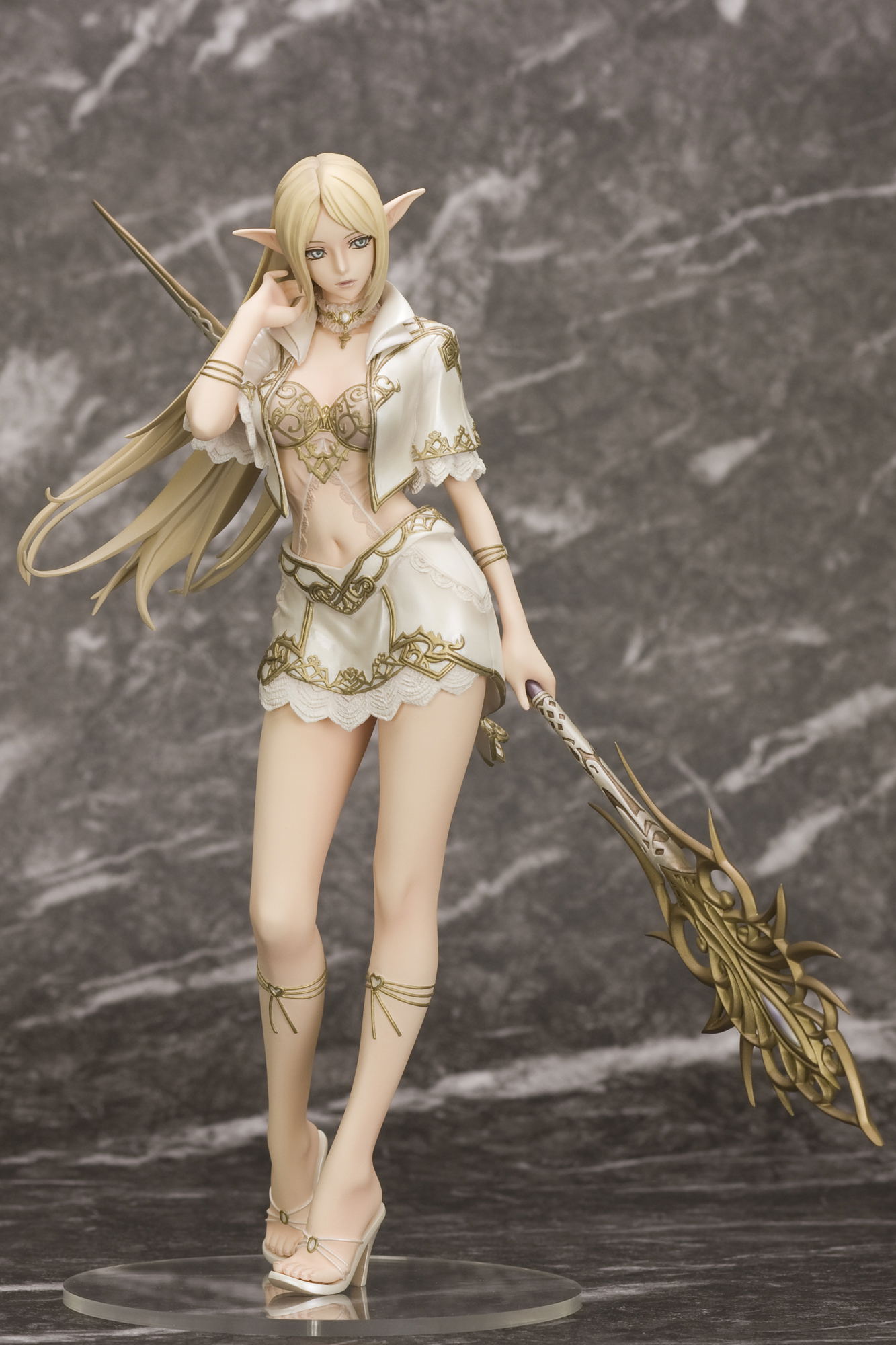 Lineage II 1/7 Scale Pre-Painted Figure: Elf (Re-run)