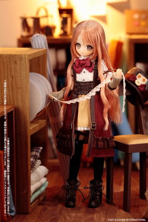 Alvastaria 1/6 Scale Fashion Doll: Teia Twins Dressmaker