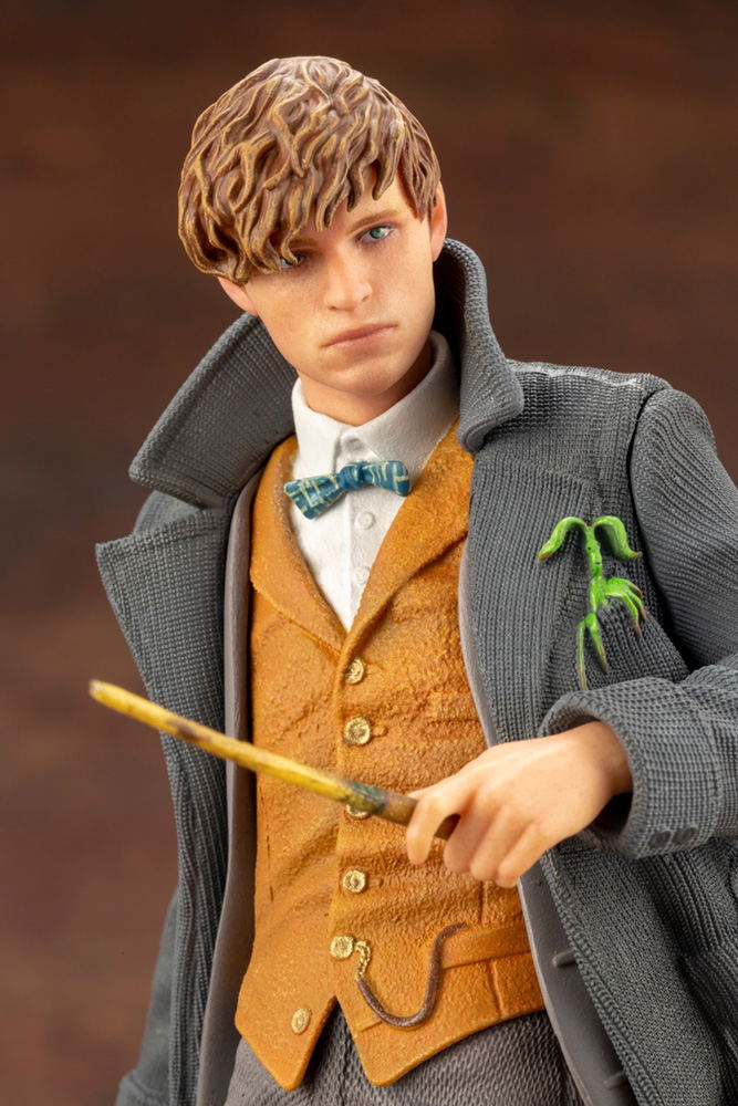ARTFX+ Fantastic Beasts - The Crimes of Grindelwald 1/10 Scale Pre-Painted Figure: Newt Scamander image 10