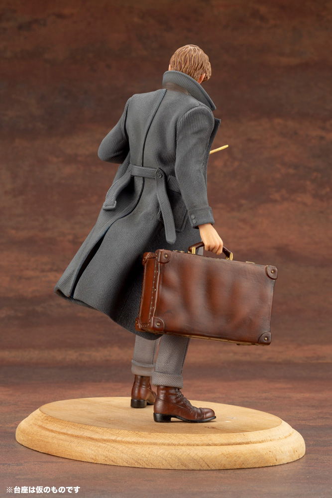 ARTFX+ Fantastic Beasts - The Crimes of Grindelwald 1/10 Scale Pre-Painted Figure: Newt Scamander image 5