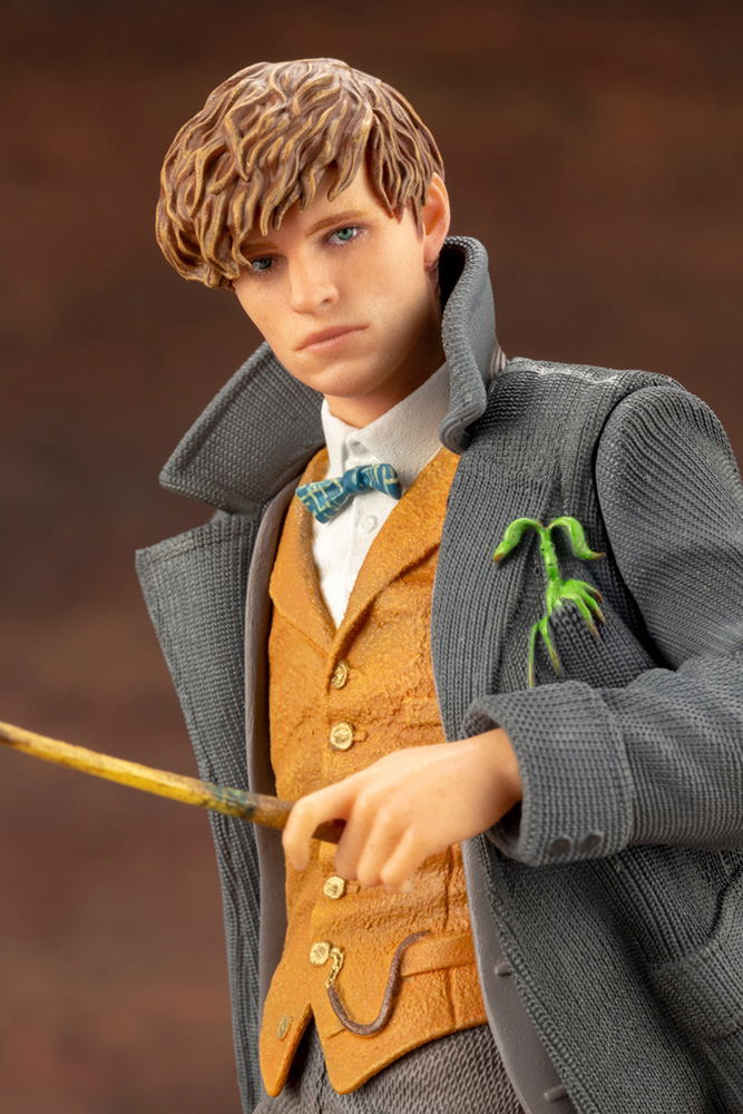 ARTFX+ Fantastic Beasts - The Crimes of Grindelwald 1/10 Scale Pre-Painted Figure: Newt Scamander image 9