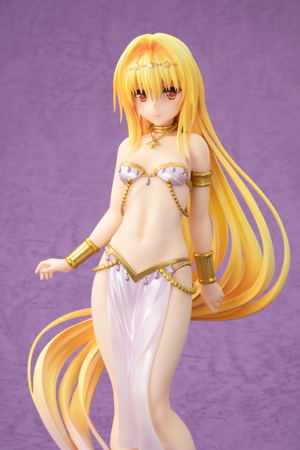 To Love-Ru Darkness 1/7 Scale Pre-Painted Figure: Golden Darkness