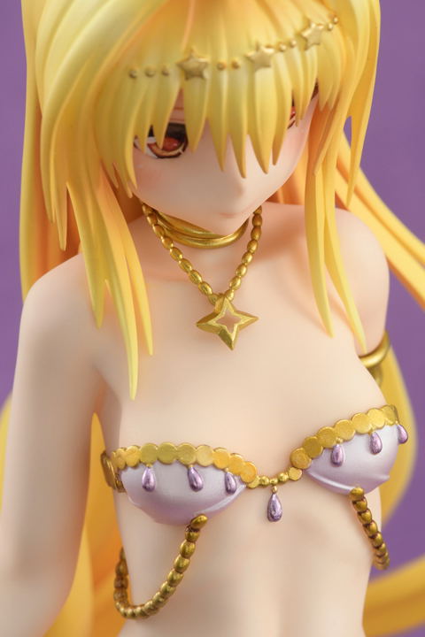 To Love-Ru Darkness 1/7 Scale Pre-Painted Figure: Golden Darkness image 7